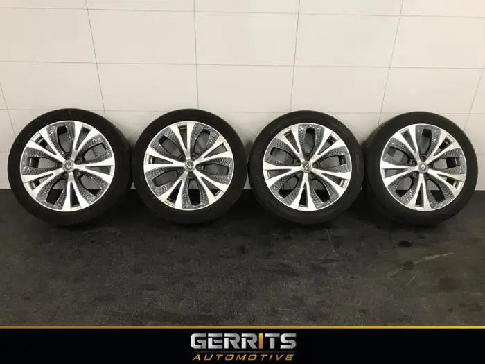 Set of wheels + tyres Renault Scenic