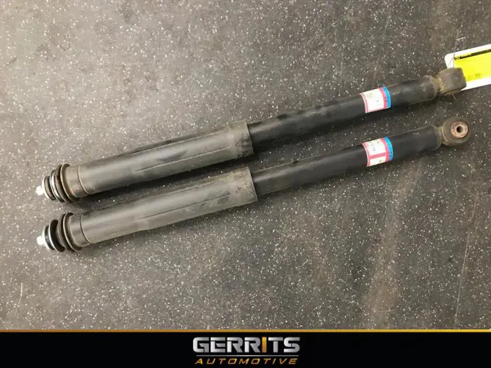 Shock absorber kit Toyota Verso-S