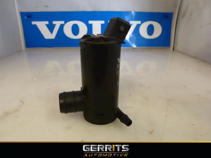 Windscreen washer pump Volvo V70