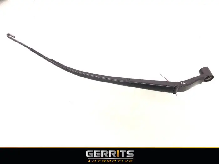 Front wiper arm Mazda 2.