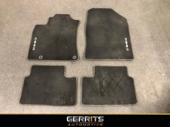 Set of mats Kia Cee'd Sportswagon