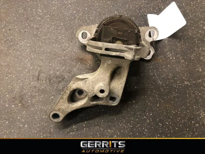 Engine mount Opel Vivaro