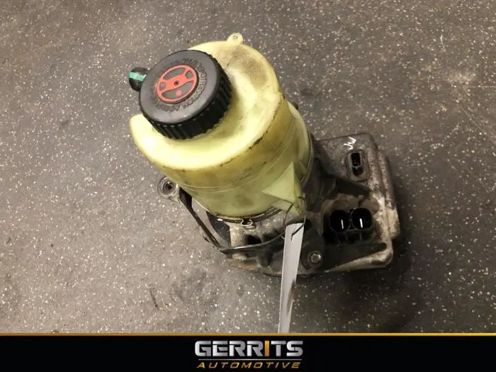 Power steering pump Opel Vivaro