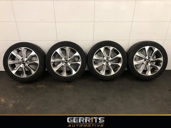 Set of wheels + tyres Kia Stonic