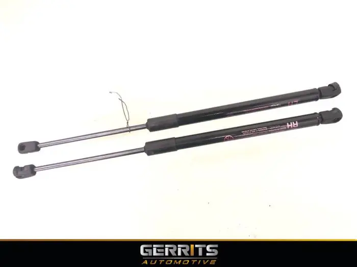 Set of tailgate gas struts Kia Stonic