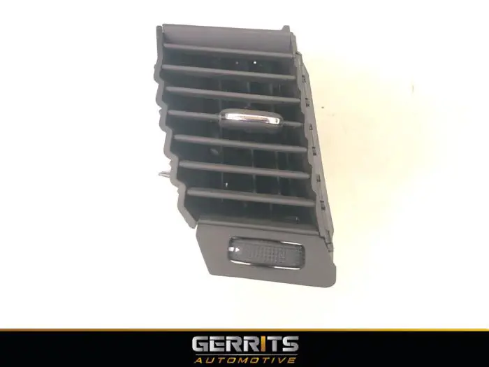 Dashboard vent Opel Astra