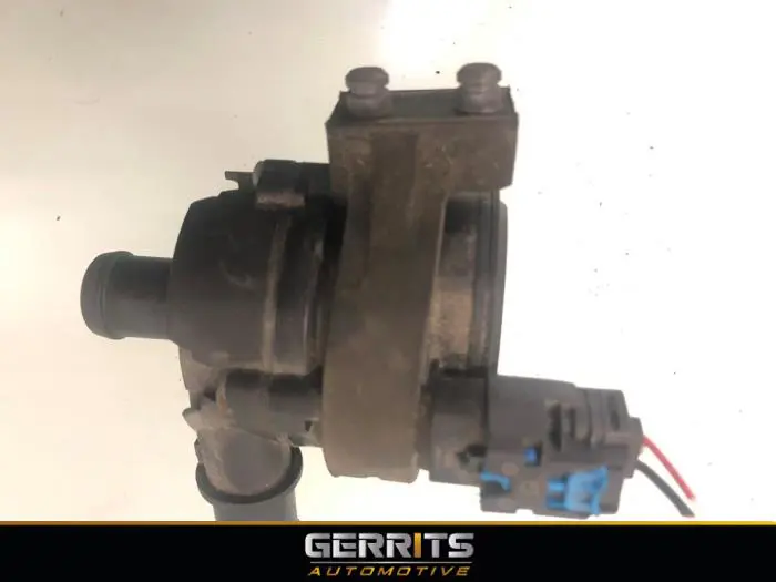 Additional water pump Fiat Talento