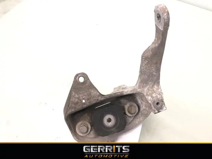 Engine mount Mercedes Vito