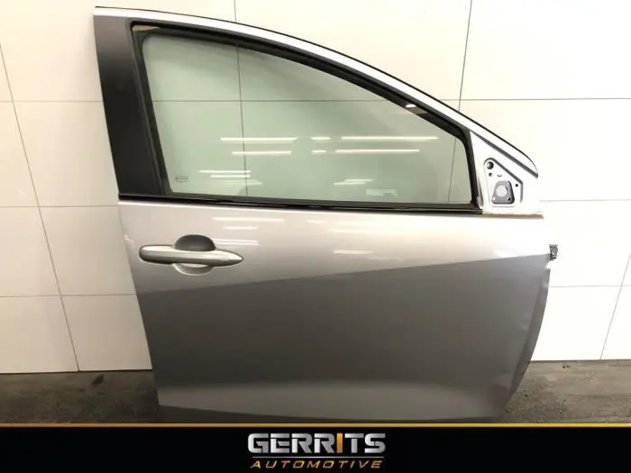 Front door 4-door, right Toyota Yaris