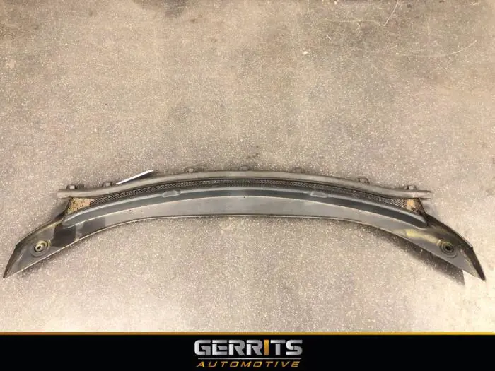 Cowl top grille Opel Astra