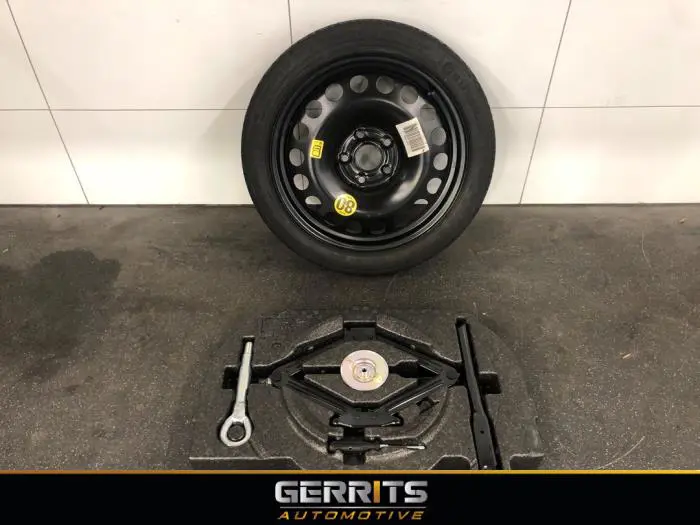 Jackkit + spare wheel Opel Astra