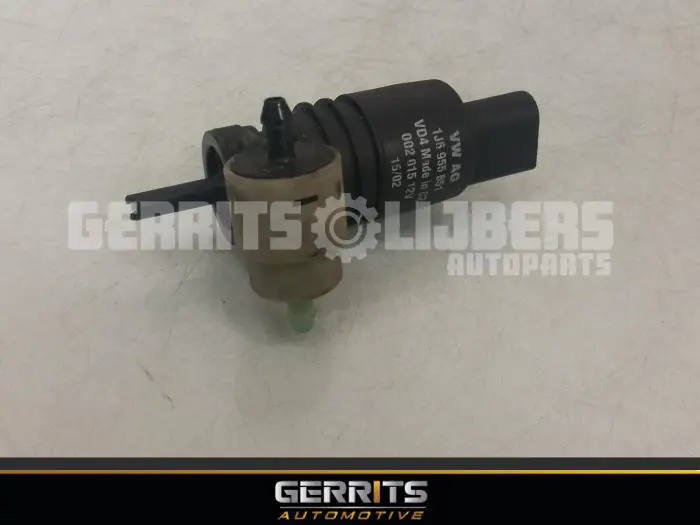 Windscreen washer pump Volkswagen Caddy